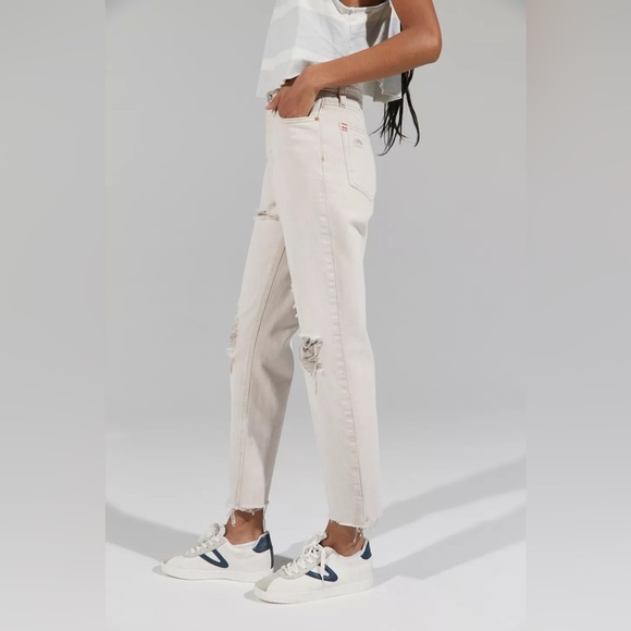 Urban Outfitters Distressed Beige BDG High-Waisted Slim Straight Jeans Size 26 - Picture 3 of 13